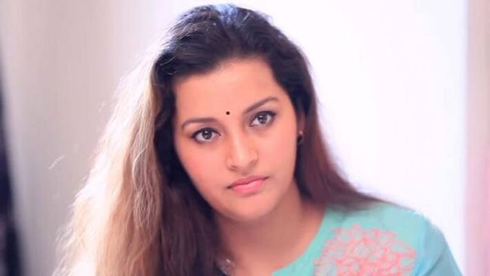 renu desai get anger on film web site renu desai get anger on film web site