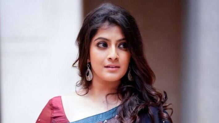 actress varalaxmi crush on actor prabas actress varalaxmi crush on actor prabas