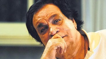 Kader Khan to be buried in a cemetery in Canada