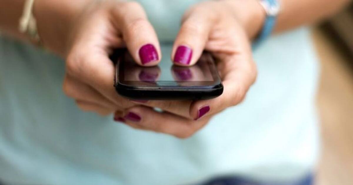 உன்னோட பாய் பிரண்டு கிட்ட பேசுவதை இத்தோட நிறுத்திக்கோ.. கண்டித்த கணவர்.. மனைவி என்ன செய்தார் தெரியுமா?