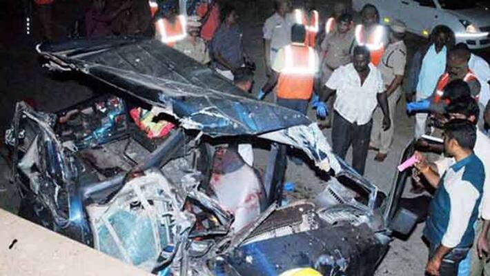 vellore car accident... 6 people killed vellore car accident... 6 people killed