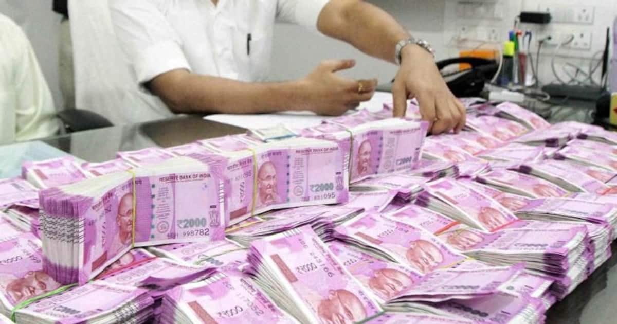 Parliament: 2000 ரூபாய் நோட்டுகள் புழக்கம் குறைந்தது ஏன்? பதுக்கலே காரணமா? மத்திய அரசு கொடுத்த ஷாக் தகவல்..!