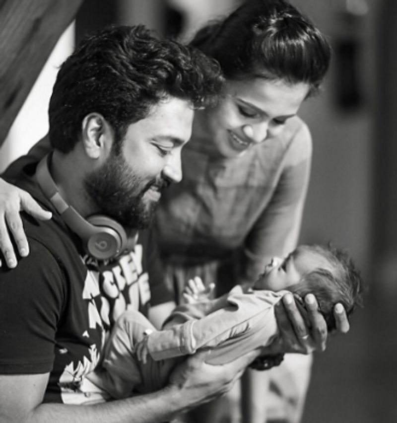 மகனுடன் அஞ்சனா - கயல் சந்திரன்