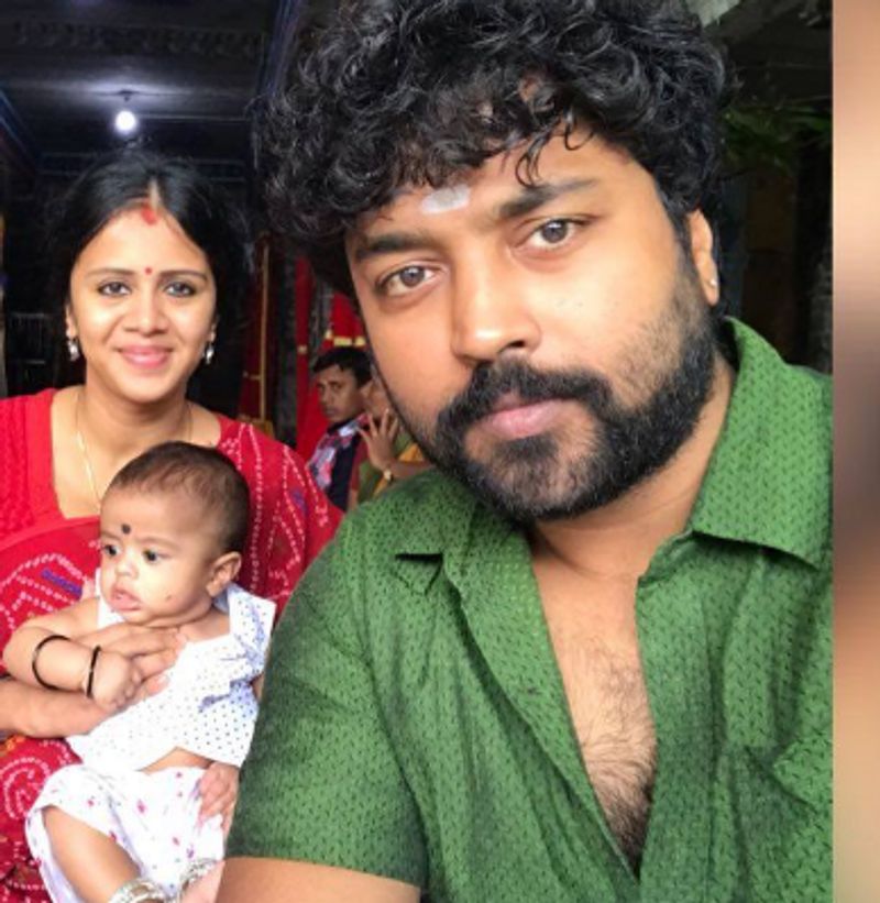 மாடர்ன் பெண் அஞ்சனாவை இது? குழந்தையுடன்