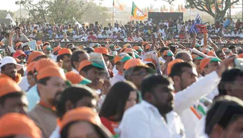 ఇప్పటికే కొందరు బీజేపీ నేతలు నాగార్జునసాగర్ నియోజకవర్గంలో పాదయాత్రలు నిర్వహించారు. ఈ పాదయాత్రలకు పార్టీ అనుమతి ఉందని కొందరు నేతలు చెబుతున్నారు.