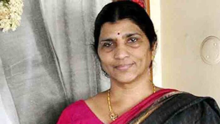 laskshmi parvathy slams nandamuri family over supporting chandrababu laskshmi parvathy slams nandamuri family over supporting chandrababu