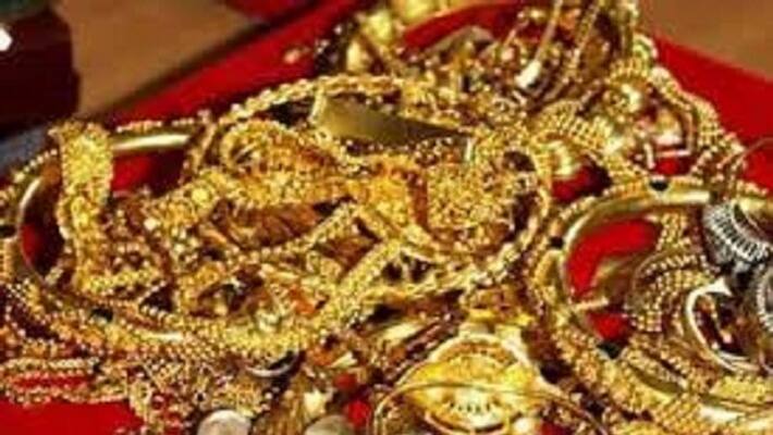 1.5 kg of ornaments, coins removed from woman's stomach 1.5 kg of ornaments, coins removed from woman's stomach