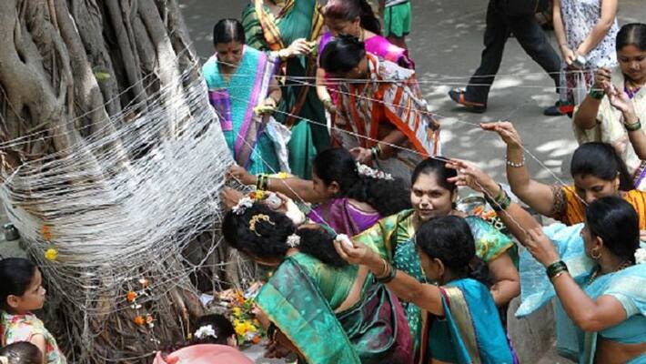 Religious practice behind offering pooja to peepal tree Religious practice behind offering pooja to peepal tree