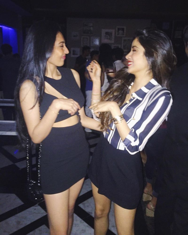 janhvi kapoor latest instgram photos
