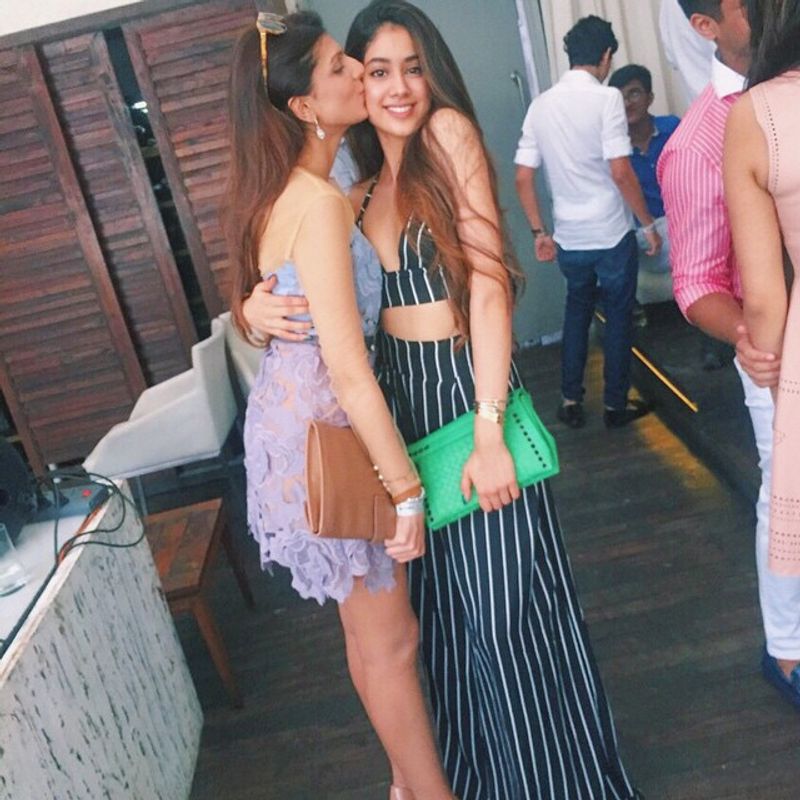 janhvi kapoor latest instgram photos