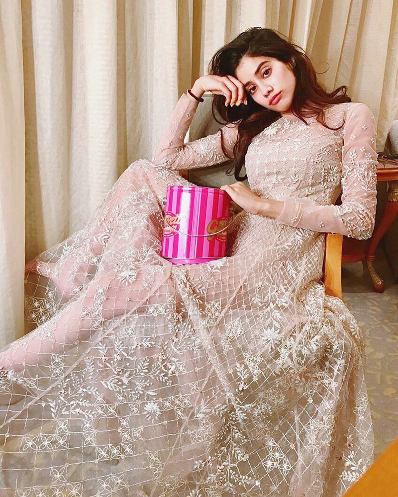 janhvi kapoor latest instgram photos