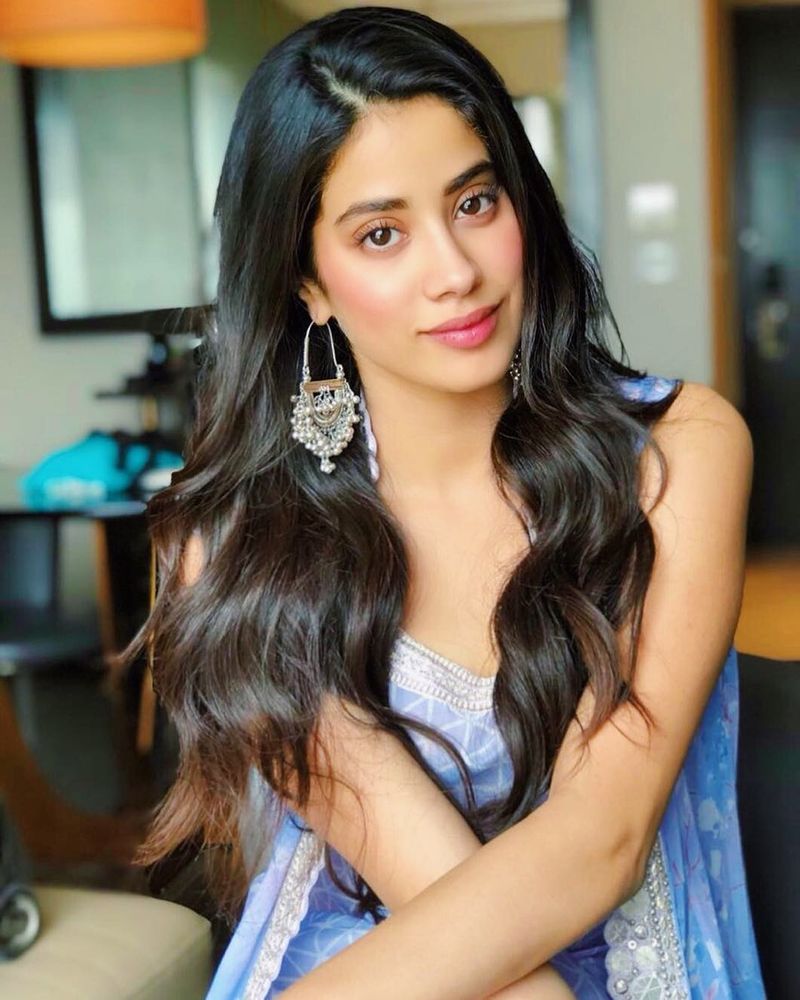 janhvi kapoor latest instgram photos