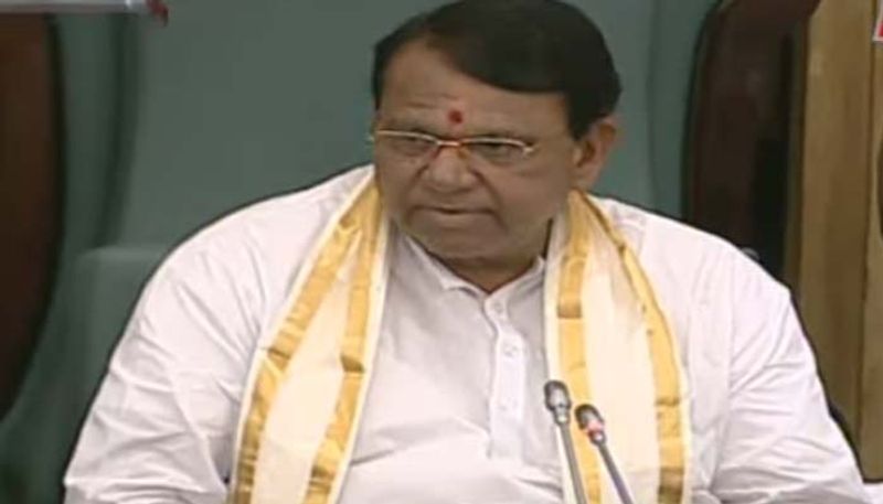 ఈ నెల 14వ తేదీన ఈటల రాజేందర్ బీజేపీలో చేరారు. అంతకుముందే ఆయన హుజూరాబాద్ ఎమ్మెల్యే పదవికి రాజీనామా చేశారు.ఈటల రాజీనామాను స్పీకర్ పోచారం శ్రీనివాస్ రెడ్డి ఆమోదించారు. ఈ స్థానం ఖాళీ అయిందని ఈసీకి తెలంగాణ స్పీకర్ కార్యాలయం ఈసీకి సమాచారం పంపింది.
