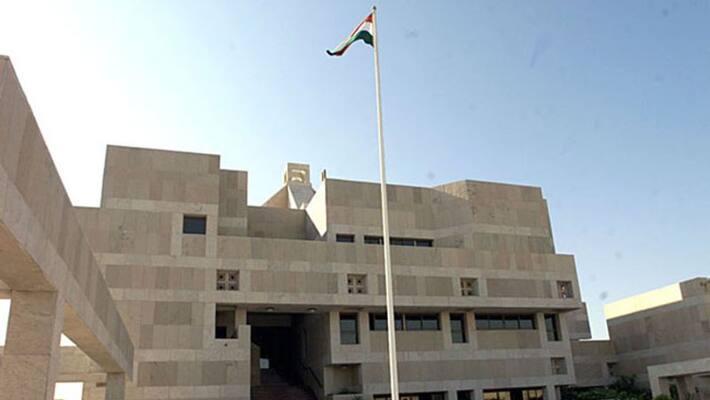 Indian Embassy in Abu Dhabi invites application for the post of driver Indian Embassy in Abu Dhabi invites application for the post of driver