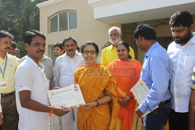 Nara Bhubaneswari at NTR trust Bhawan,at legend blood donation camp