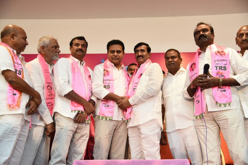 gajwel congress leader onteru prathap reddy joined in trs