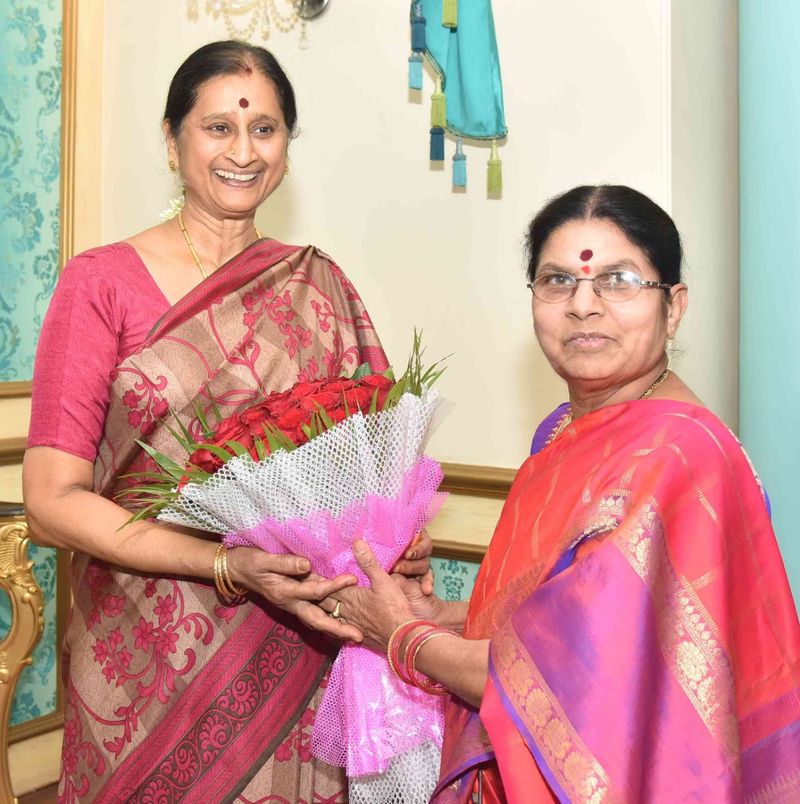 telangana assembly speaker pocharam srinivas reddy meets governor