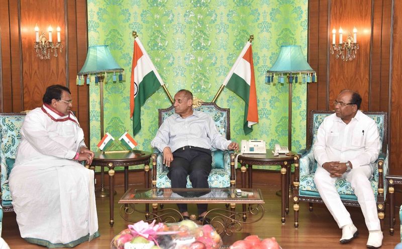 telangana assembly speaker pocharam srinivas reddy meets governor