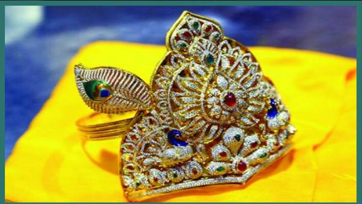 Diamond-crusted diadem offered to Guruvayurappan Diamond-crusted diadem offered to Guruvayurappan