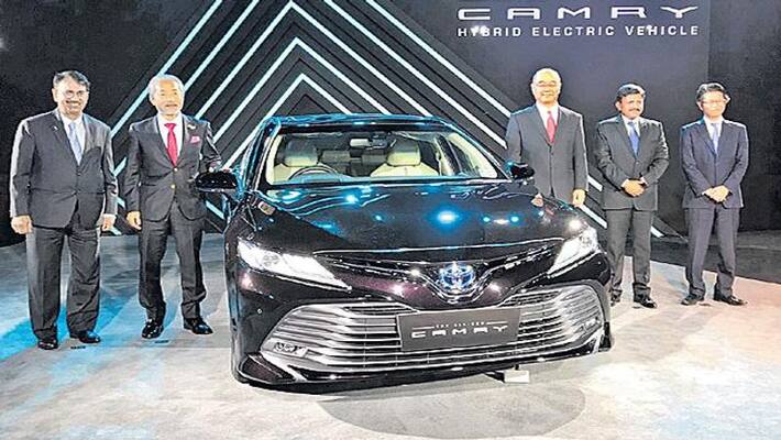 toyota kirloskar self charging car released in indian market toyota kirloskar self charging car released in indian market