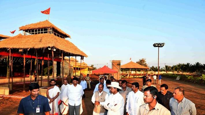 KCR supervises arrengements made for Chandi yagam KCR supervises arrengements made for Chandi yagam