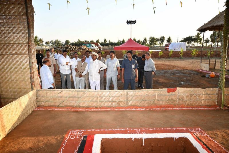 KCR supervises the arrangeemnts made for Chandiayagam