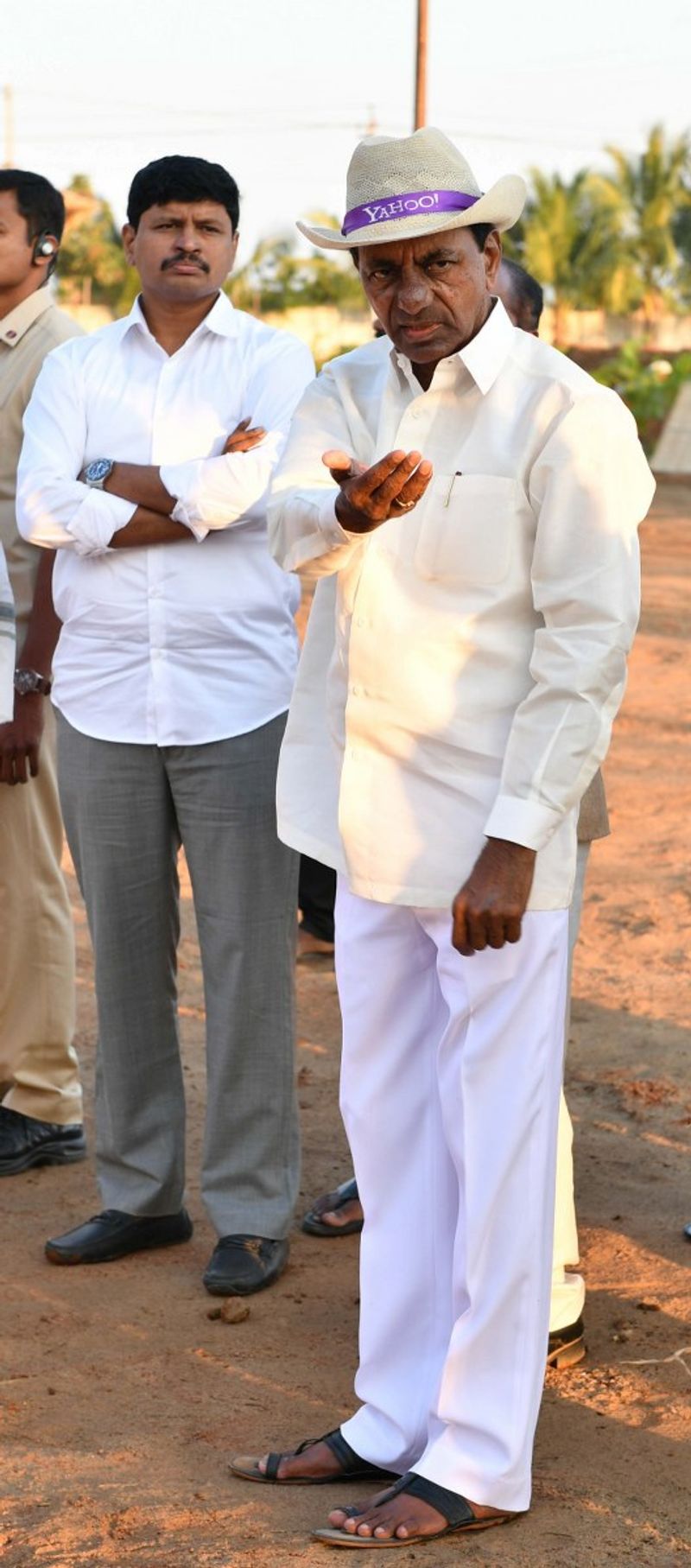 KCR supervises the arrangeemnts made for Chandiayagam
