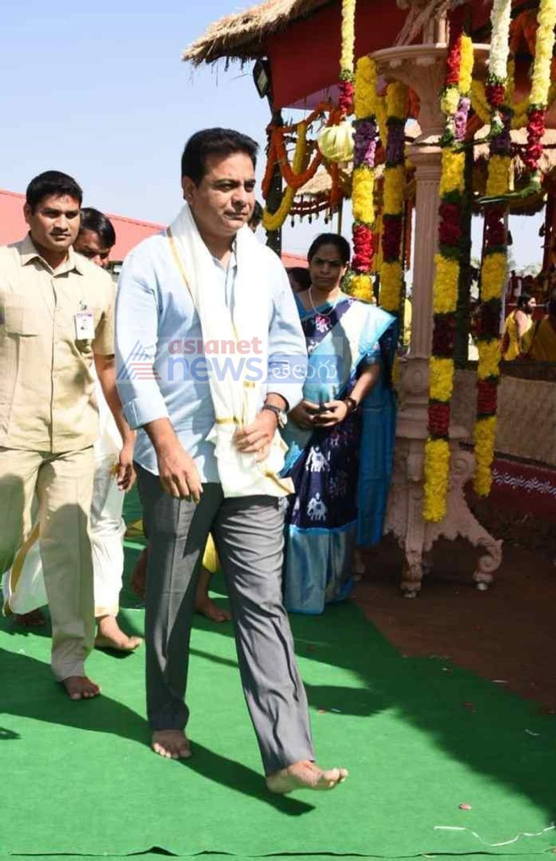 Harish Rao and KTR in KCR's Sahasra Chandiyagam