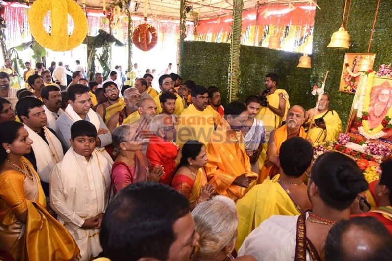 Harish Rao and KTR in KCR's Sahasra Chandiyagam