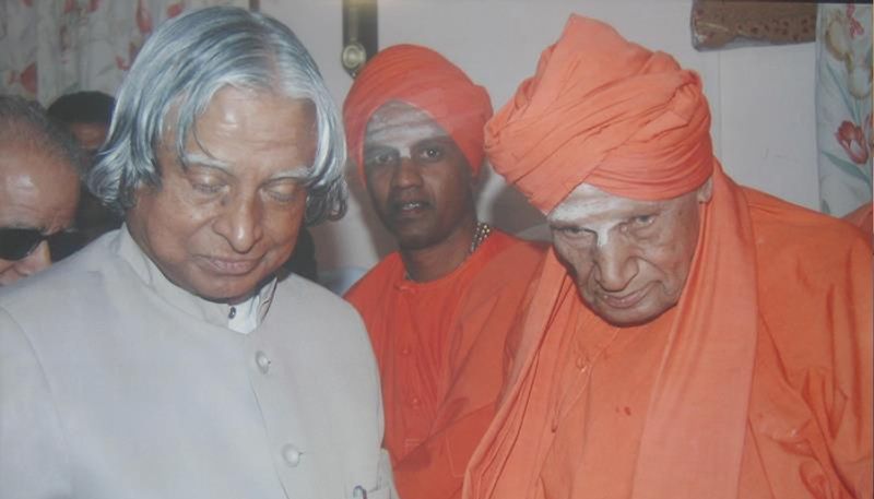 ಮಾನವ ಪ್ರಜ್ಞೆ ಜಾಗೃತವಾಗದ ಹೊರತು ಇಂದಿನ ಸಮಸ್ಯೆಗಳಿಗೆ ಪರಿಹಾರ ಸಿಗುವುದಿಲ್ಲ.