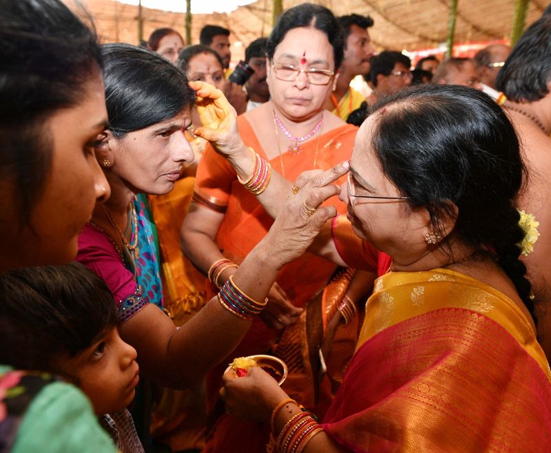political leader in kcrs sahasra chandi yagam
