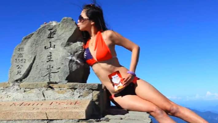 bikini model freeze to death after fall from mountain bikini model freeze to death after fall from mountain