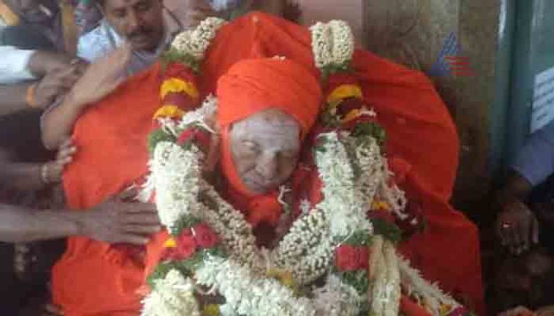 ಕಾಯಕವೇ ಕೈಲಾಸ ಅಂದರು ಬಸವ, ಅದರಂತೆ ನಡೆದರು ನಡೆದಾಡೋ ದೈವ...
