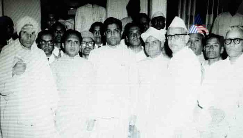 ನಾಡಿನ ಗಣ್ಯರ ಜೊತೆ ಕರ್ನಾಟಕ ರತ್ನ ಸಿದ್ಧಗಂಗಾ ಶ್ರೀಗಳು