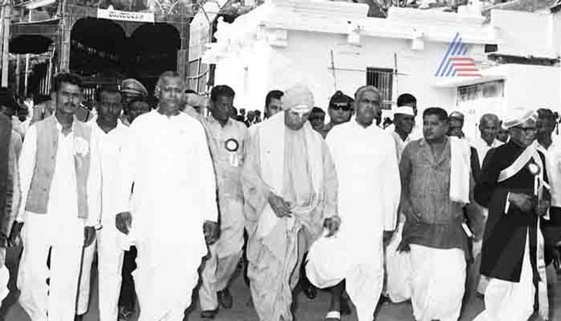 ಹಿಂದುಳಿದ ವರ್ಗದ ಹರಿಕಾರ ದೇವರಾಜ್ ಅರಸು ಜೊತೆ ಕರ್ನಾಟಕ ರತ್ನ ಕಾಯಕ ಯೋಗಿ