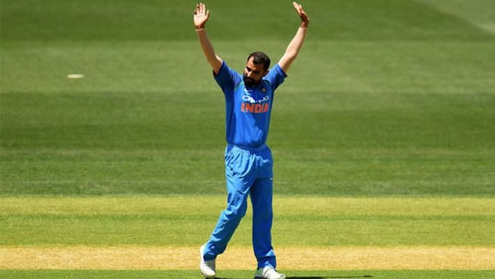 shami on fire and New Zealand lost two wickets in Napier ODI shami on fire and New Zealand lost two wickets in Napier ODI