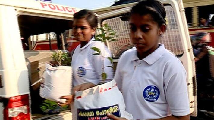 Police cadets make Grow bags from used Flex Police cadets make Grow bags from used Flex