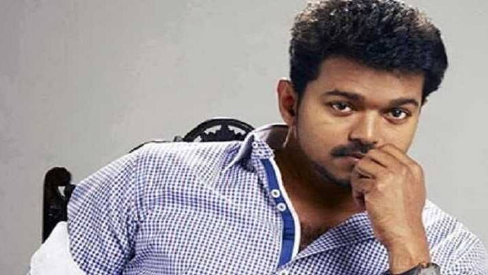 actor vijay fans distribute 1000 milk packet for vadachennai area actor vijay fans distribute 1000 milk packet for vadachennai area