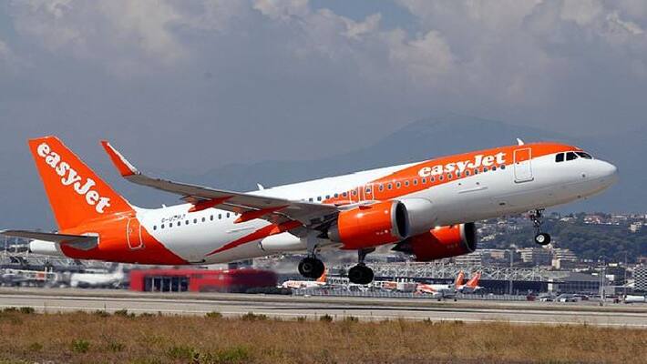 student calls hoax bomb threat on flight to stop parents from visiting student calls hoax bomb threat on flight to stop parents from visiting
