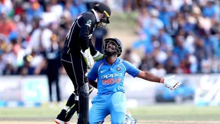 India vs New Zeland Ambati Rayudu after the latter got smacked on the back kohli laughs India vs New Zeland Ambati Rayudu after the latter got smacked on the back kohli laughs