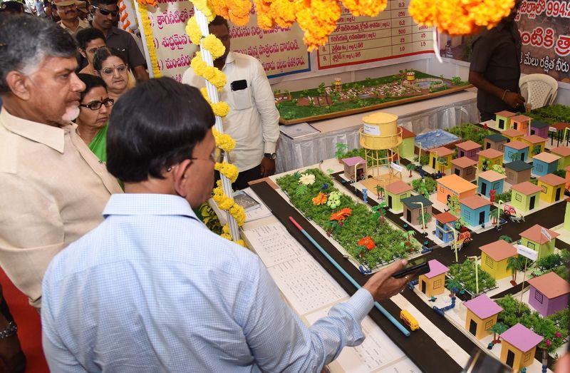కొమరోలులో చంద్రబాబు దంపతులు(ఫోటోలు)