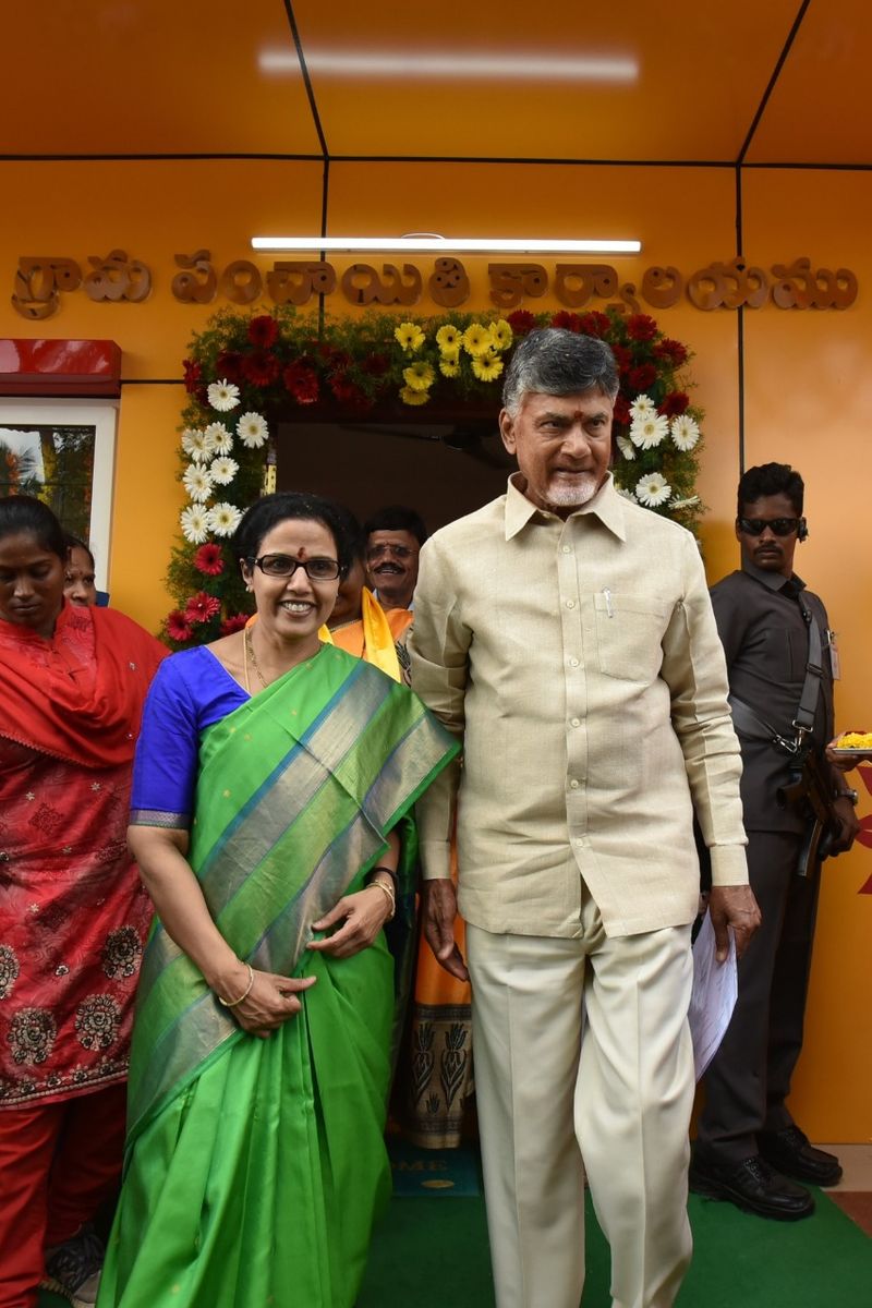 కొమరోలులో చంద్రబాబు దంపతులు(ఫోటోలు)