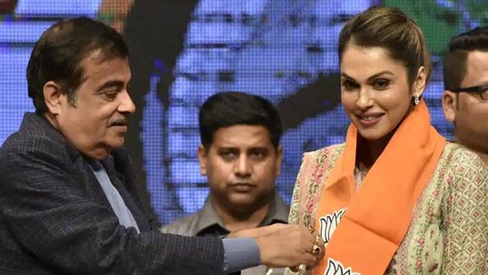 Bollywood actress Isha Koppikar joins BJP Bollywood actress Isha Koppikar joins BJP