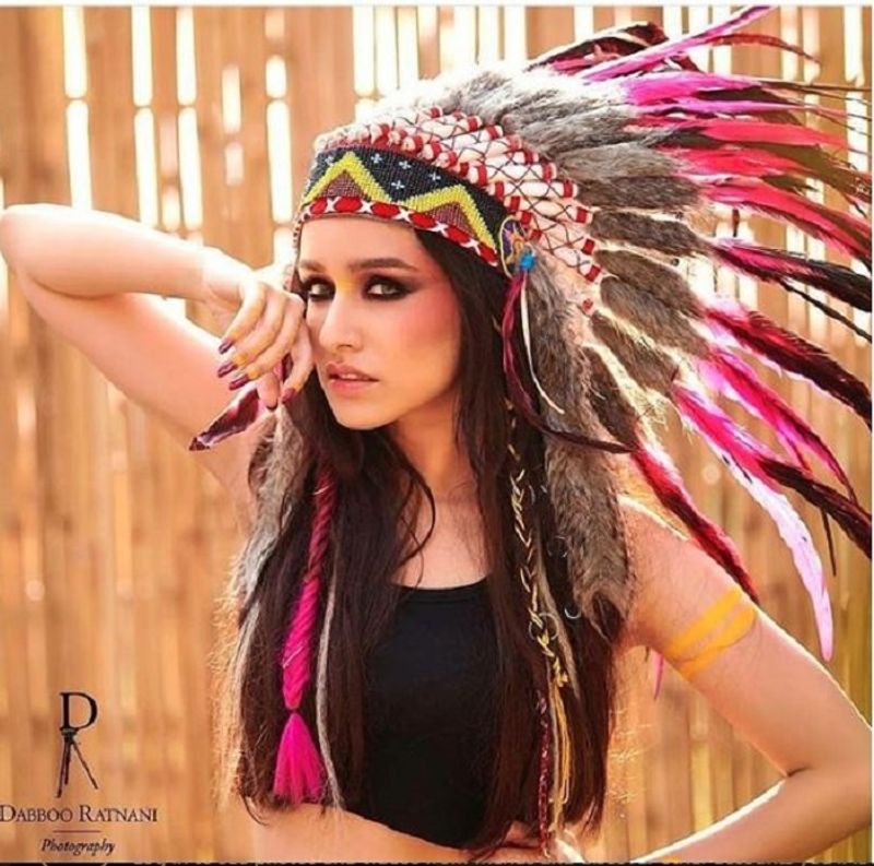 শ্রদ্ধা কাপুরঃ ২০১৯-এ সর্বাধিক ব্যস্ততম অভিনেত্রী শ্রদ্ধা কাপুর, তা বলাই চলে। স্ট্রিট ডান্সার থ্রিডি ছবির শ্যুটিং নিয়ে ব্যস্ত ছিলেন তিনি। পাশাপাশি মুক্তি পেয়েছে বিগ বাজেটের ছবি সাহো। মুক্তি পাওয়া ছবি ছিঁচোরে-তেও শ্রদ্ধা অভিনয় করে নজর কাড়েন।