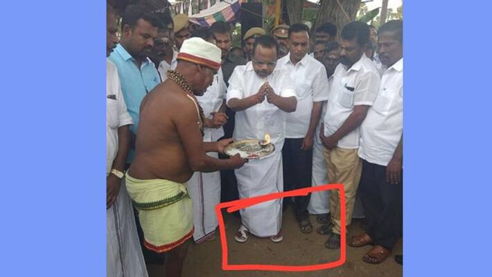 The speaker who worshiped God with sandals The speaker who worshiped God with sandals
