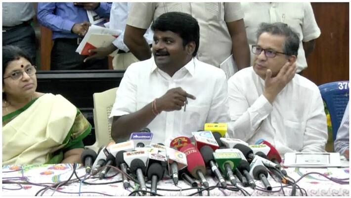 health minister vijayabaskar told be brave regarding corona health minister vijayabaskar told be brave regarding corona