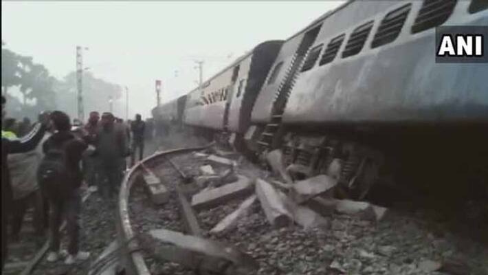 Seemanchal Express derailed in Bihar, 6 killed Seemanchal Express derailed in Bihar, 6 killed
