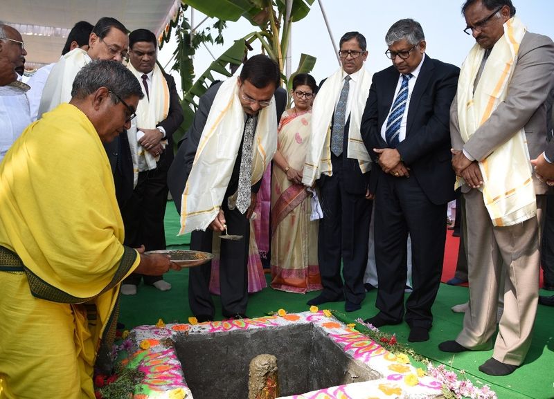 ఎపి హైకోర్టు ప్రారంభం: సుప్రీం సిజేతో చంద్రబాబు (ఫొటోలు)