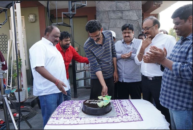 అంతా కొత్తవారి తో నిర్మిస్తున్న ఈ మ్యూజికల్ లవ్ స్టొరీ షూటింగ్ ప్రస్తుతం హైదరాబాద్ లో శరవేగంగా జరుగుతుంది.