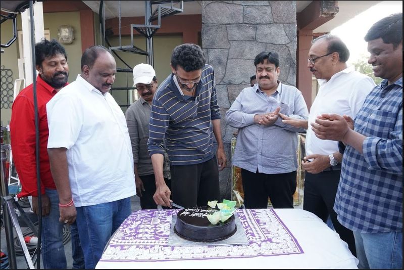 ఆన్ లొకేషన్ లో డైరెక్టర్ శేఖర్ కమ్ముల బర్త్ డే సెలబ్రేషన్స్..